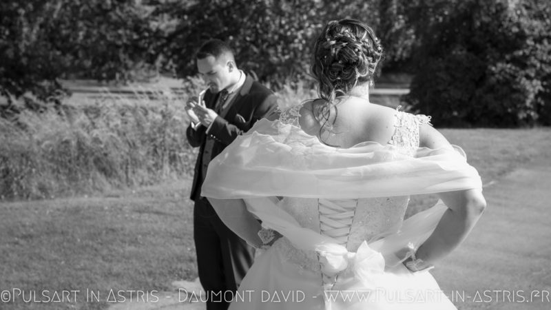 Photo mariage dans cabine téléphonique anglaise