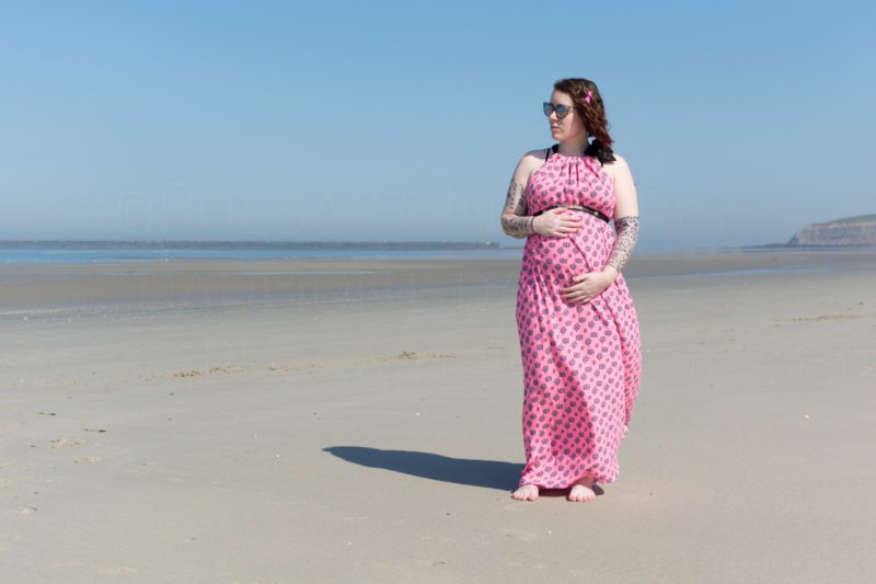femme enceinte en bord de mer
